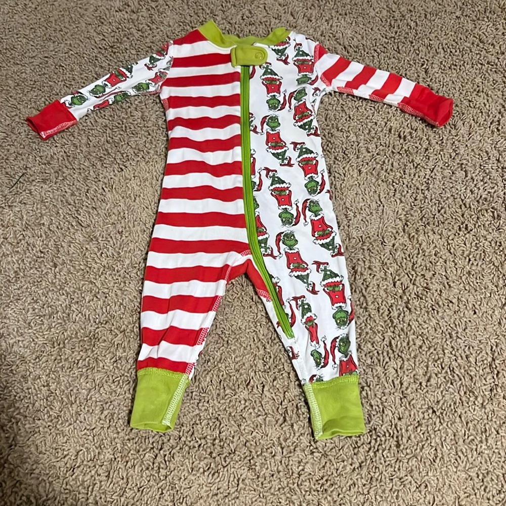 Hanna Andersson 3-6 month Grinch pajamas